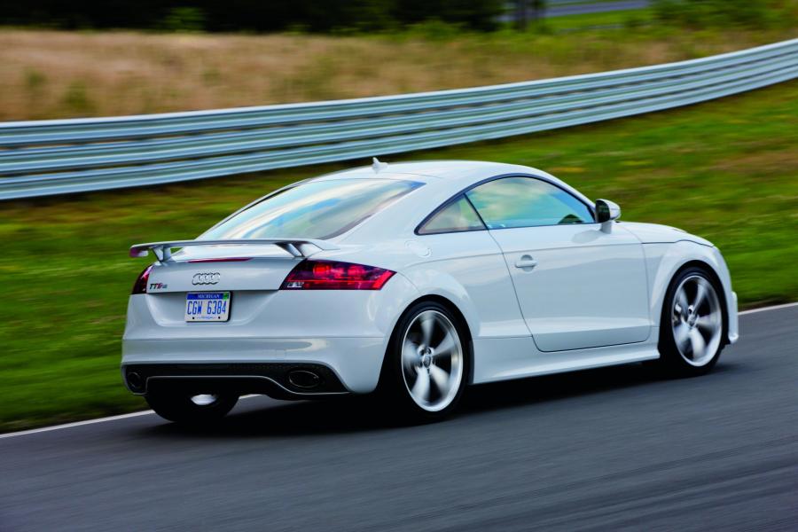  Audi TT RS Coupe (8J) 2011 года  (NA) (фото 17 из 30)
